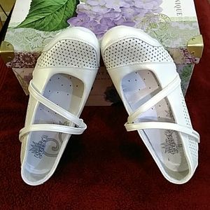 Skechers off-white shoes 10M